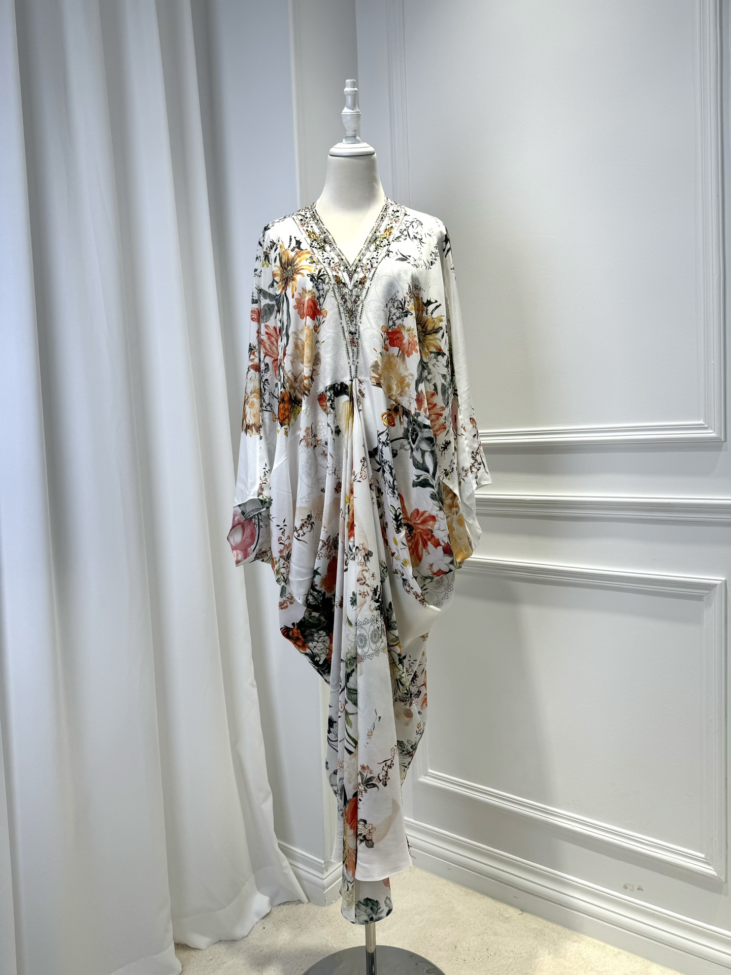 Robe Silk Women - Flower Print Women White Maxi Dress